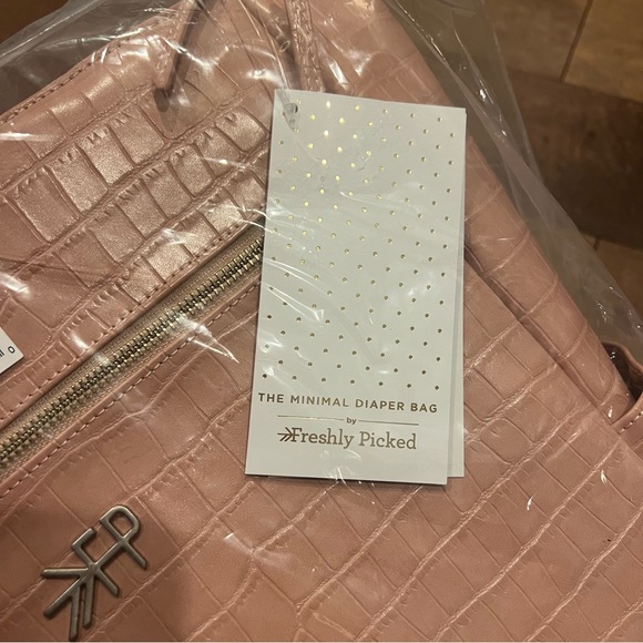 NWT Freshly Picked Rose Minimal Water Resistant Faux Leather Diaper Backpack - Picture 10 of 11